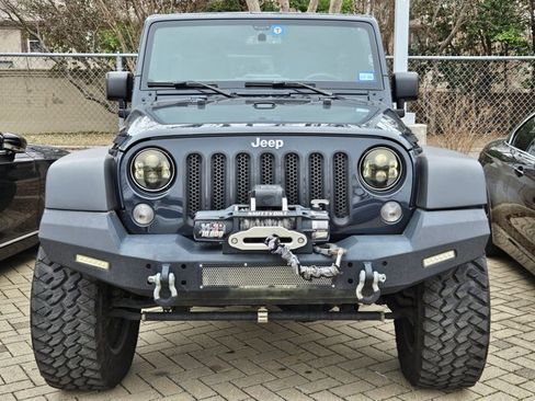 Used 2018 Jeep Wrangler Unlimited Sport S image 2