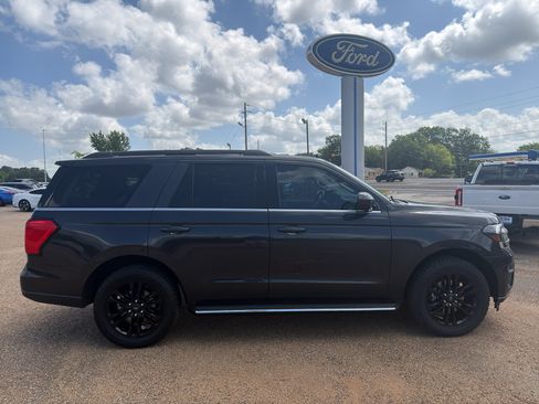 Used 2022 Ford Expedition XLT RWD image 6