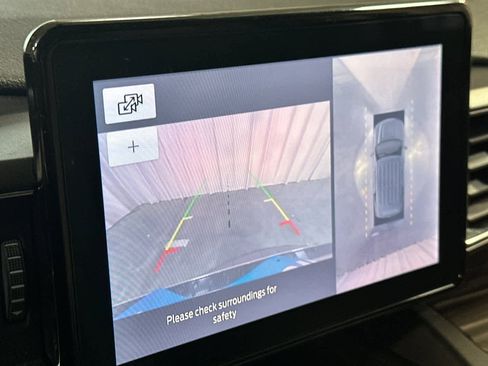 Used 2020 Ford Explorer Limited image 22