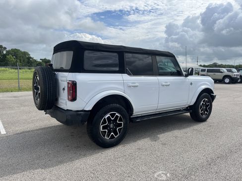 Used 2022 Ford Bronco Outer Banks AWD/4WD image 2