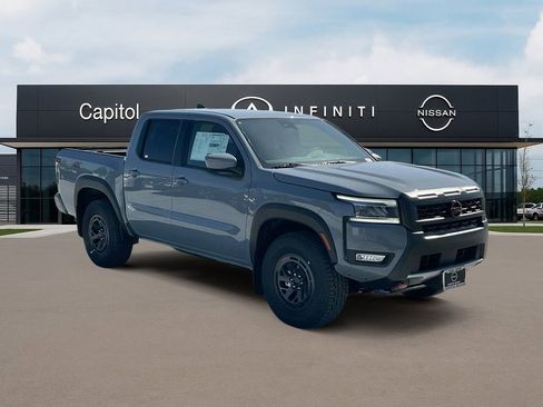 New 2025 Nissan Frontier PRO-4X w/ Black Accent Package image 4