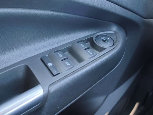 Used 2018 Ford Escape SE w/ SE Sport Appearance Package image 15