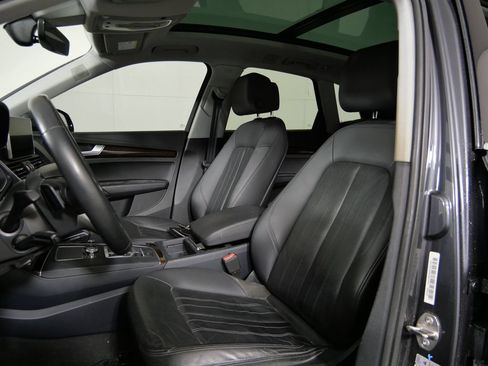 Used 2018 Audi Q5 2.0T Premium Plus w/ Premium Plus Package AWD/4WD image 10