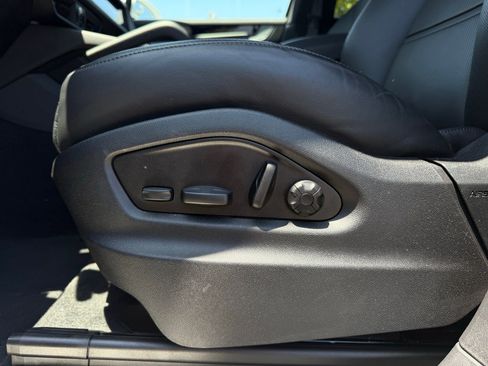 Certified 2026 Porsche Cayenne Coupe AWD/4WD image 28