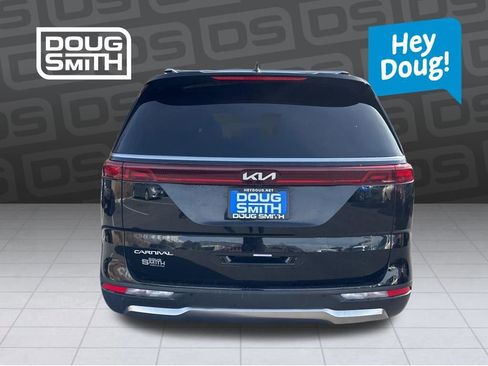Used 2024 Kia Carnival SX image 4