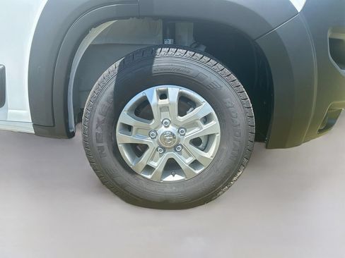 Used 2025 RAM ProMaster 3500 w/ Quick Order Package 22G SLT FWD image 18