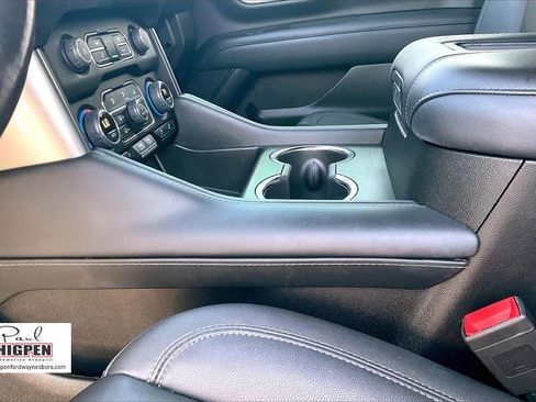 Used 2022 Chevrolet Tahoe LT w/ Luxury Package image 14