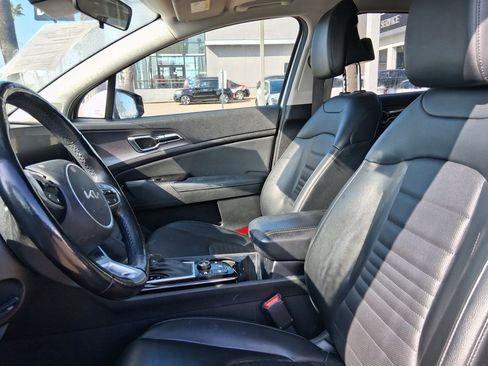 Used 2023 Kia Sportage SX image 9