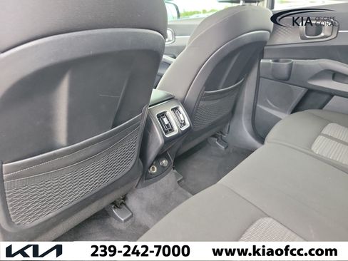 Certified 2023 Kia Sorento LX FWD image 13