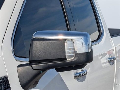 Used 2022 GMC Sierra 1500 SLT w/ SLT Premium Package image 11