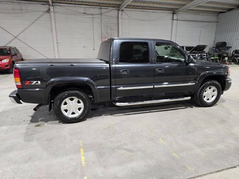 Used 2005 GMC Sierra 1500 SLE w/ Off-Road Package image 15