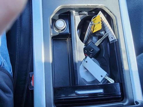 Used 2017 Land Rover Range Rover Evoque SE Premium image 27