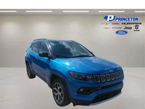 Used 2024 Jeep Compass Limited AWD/4WD image 2
