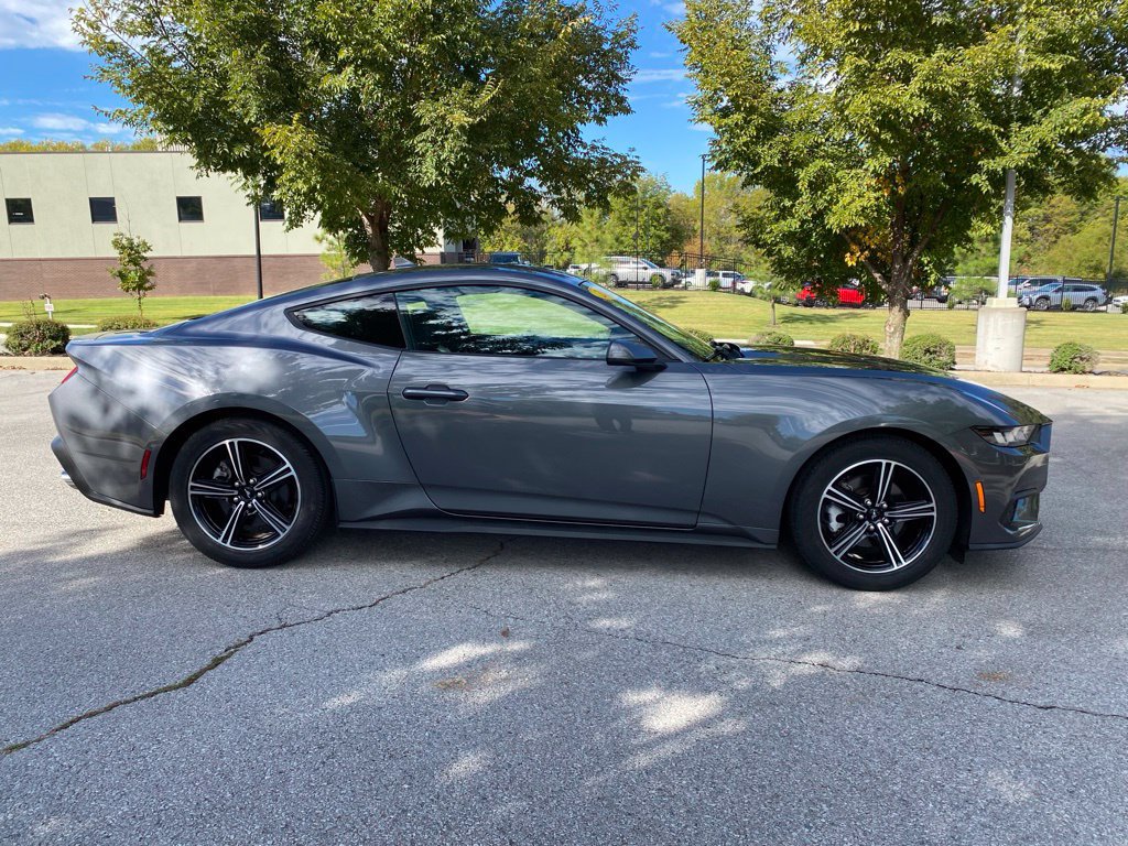 Used 2024 Ford Mustang Coupe RWD image 8