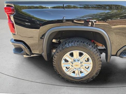 Used 2020 Chevrolet Silverado 2500 High Country w/ Z71 Off-Road Package AWD/4WD image 10