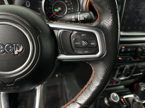 Used 2022 Jeep Gladiator Mojave w/ Cold Weather Group image 17