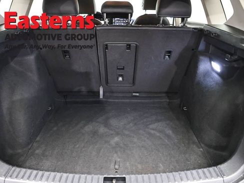 Used 2024 Volkswagen Taos SE FWD image 9