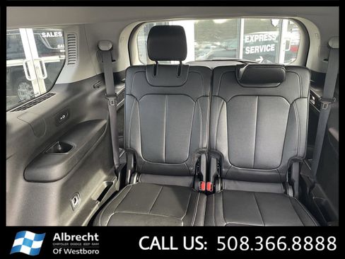 Used 2024 Jeep Grand Cherokee L Limited image 15