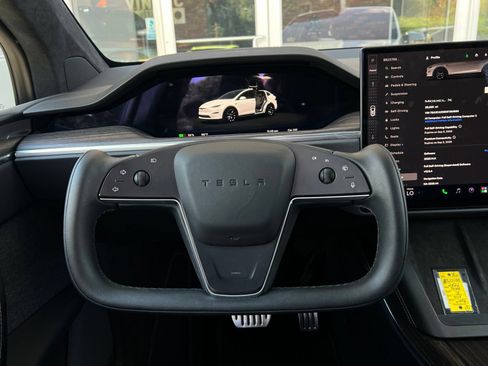 Used 2022 Tesla Model X AWD/4WD image 24