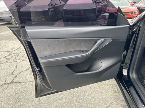 Used 2022 Tesla Model Y Performance image 28