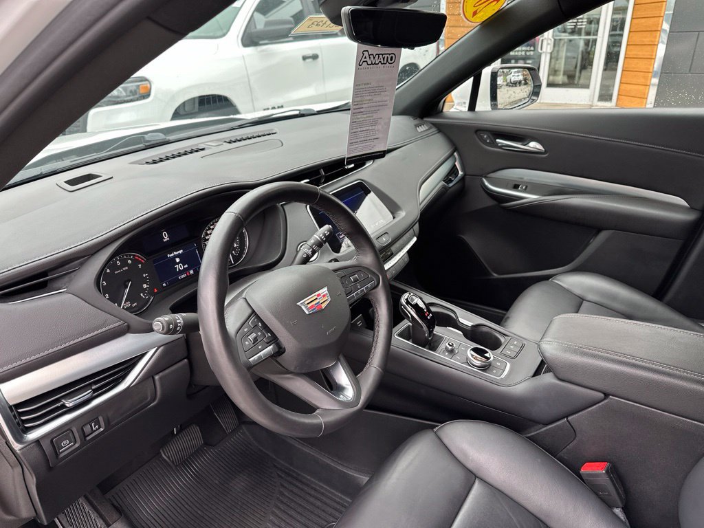 Used 2022 Cadillac XT4 Premium Luxury w/ Enhanced Visibility Package AWD/4WD image 25