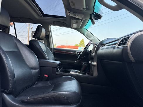 Used 2012 Lexus GX 460 w/ Convenience Pkg AWD/4WD image 16