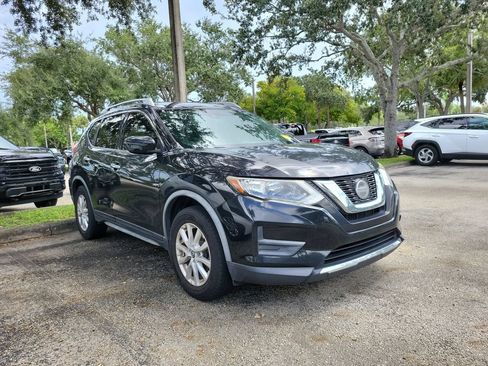 Used 2020 Nissan Rogue SV FWD image 3