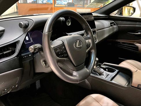 Used 2024 Lexus ES 350 w/ Premium Package image 16