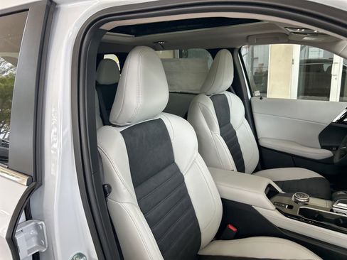 New 2026 Mitsubishi Outlander SE image 19