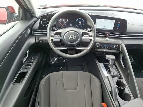 Used 2024 Hyundai Elantra SEL FWD image 11