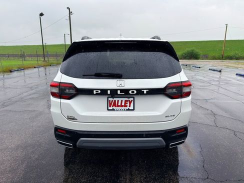 Used 2023 Honda Pilot Elite image 12