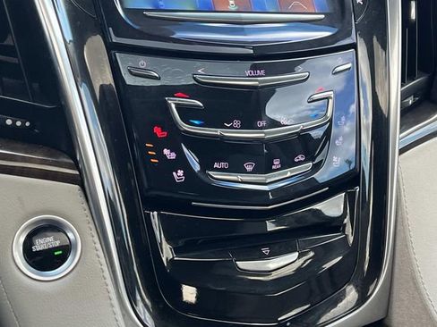 Used 2019 Cadillac Escalade ESV Luxury AWD/4WD image 27