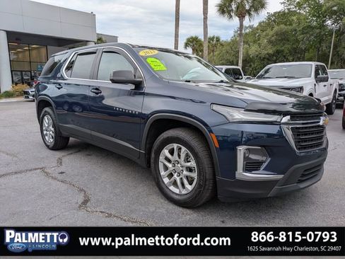 Used 2023 Chevrolet Traverse LS FWD image 2