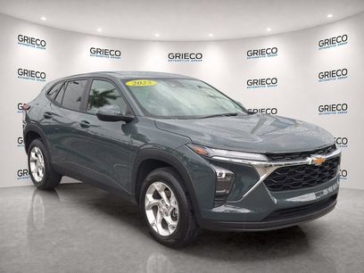 Used 2025 Chevrolet Trax LS w/ LS Convenience Package