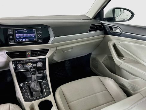 Used 2024 Volkswagen Jetta SE w/ Panoramic Sunroof Package FWD image 21