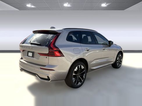 Used 2026 Volvo XC60 B5 Plus w/ Climate Package image 9