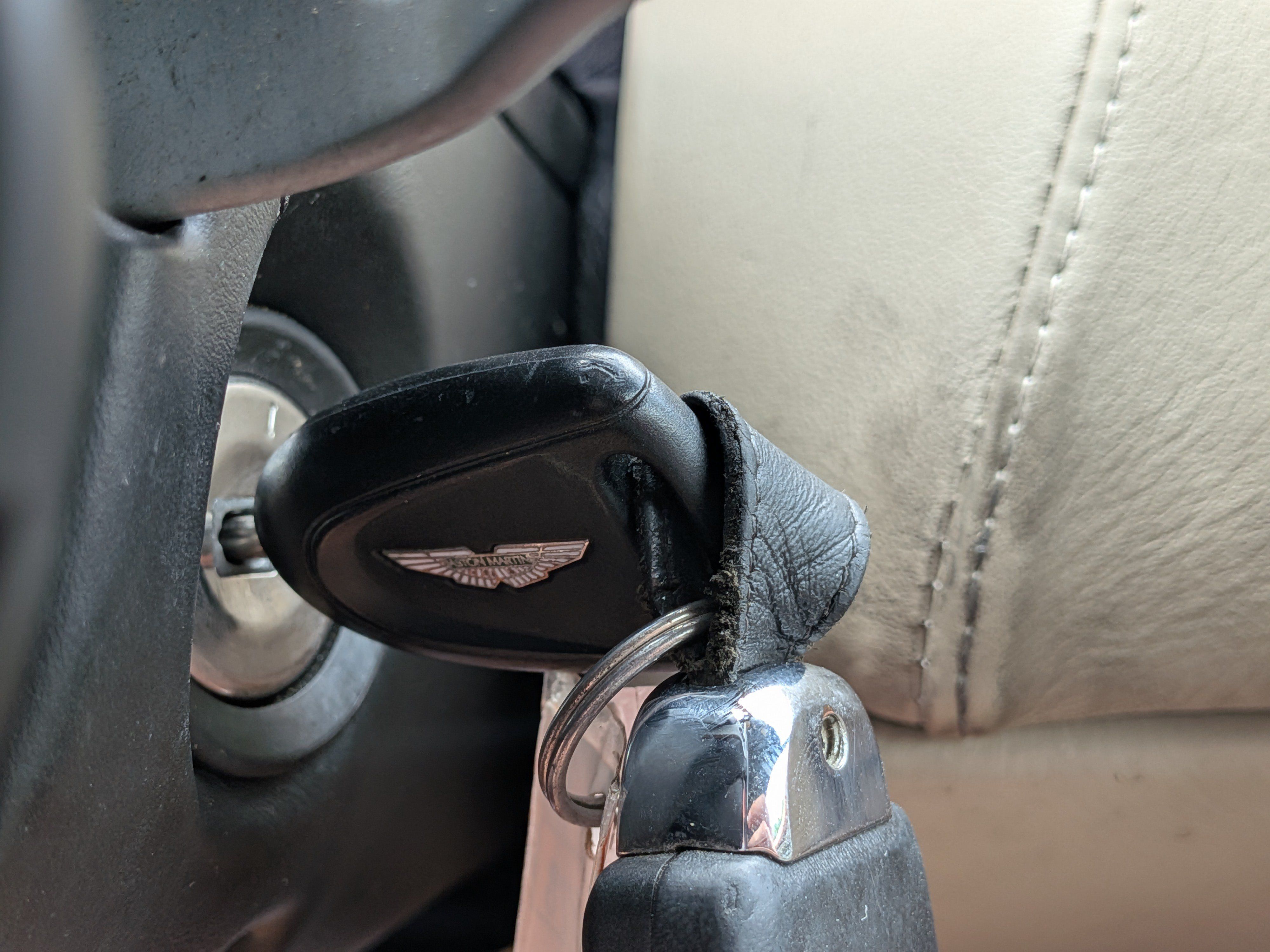 Used 2005 Aston Martin DB9 Coupe RWD image 30