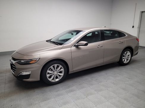 Used 2025 Chevrolet Malibu LT FWD image 2