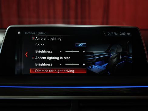 Used 2018 BMW 750i image 29