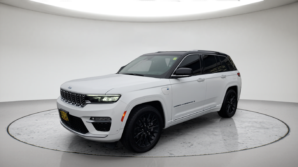 Used 2022 Jeep Grand Cherokee Summit w/ Advanced Protech Group IV AWD/4WD image 13