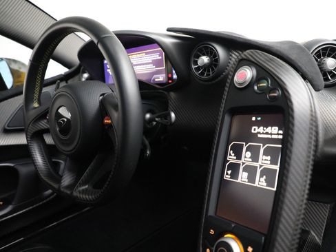 Used 2015 McLaren P1 RWD image 27