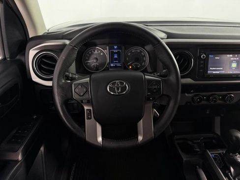 Used 2016 Toyota Tacoma SR5 w/ Towing Package RWD image 20