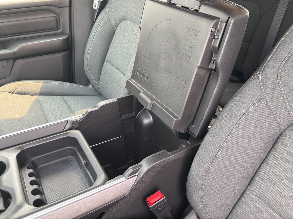 New 2026 RAM 1500 Express AWD/4WD image 18