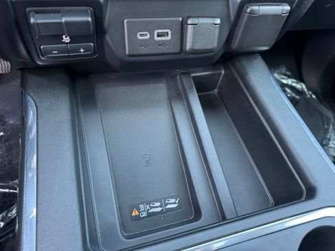 Used 2023 GMC Sierra 1500 AT4 w/ AT4 Preferred Package AWD/4WD image 20