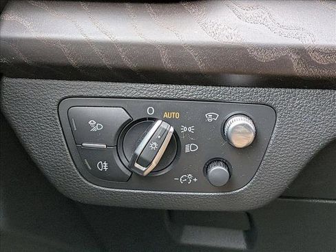 Used 2018 Audi Q5 Prestige w/ Prestige Package image 15