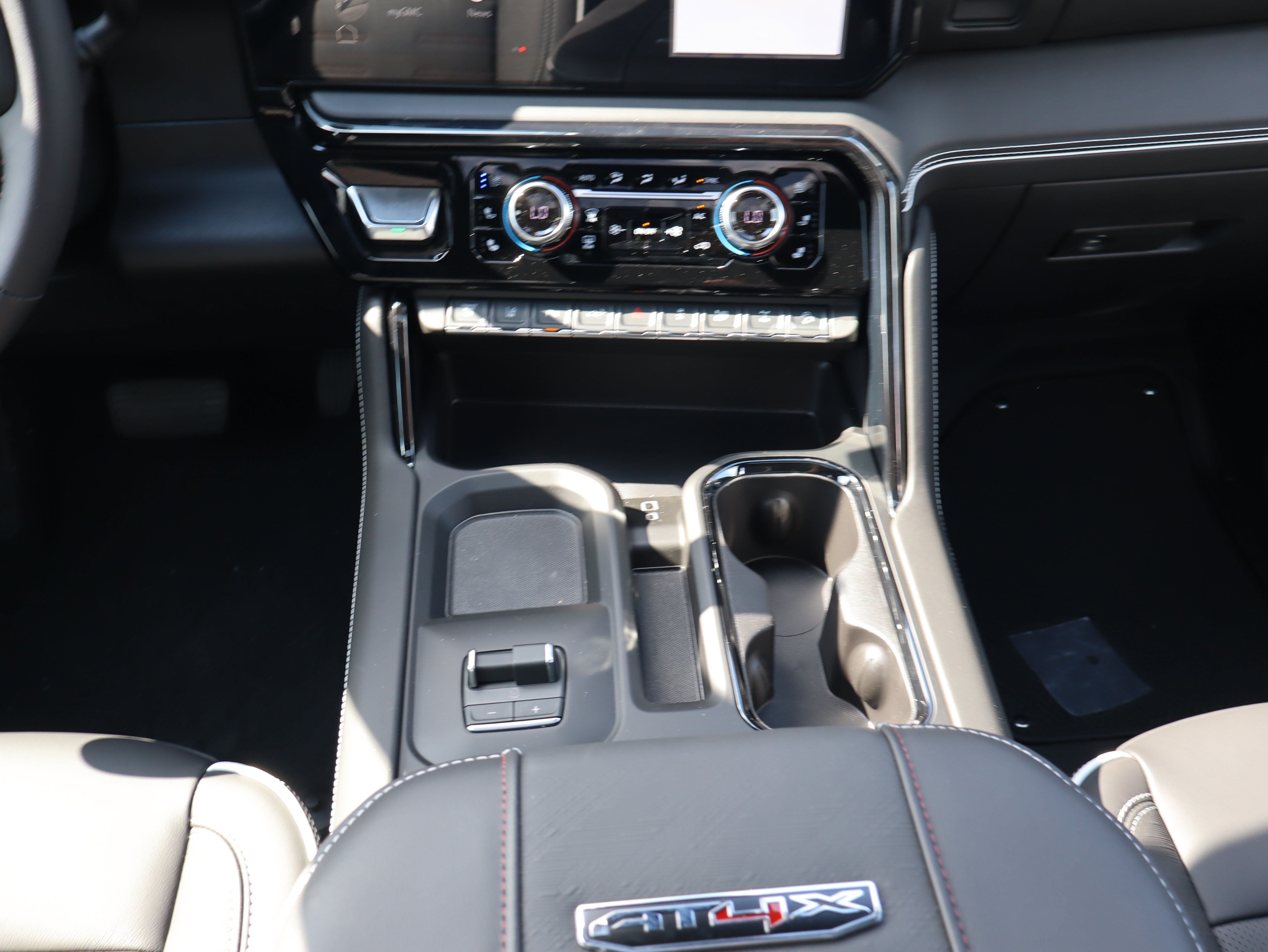New 2026 GMC Sierra 2500 AT4X AWD/4WD image 12