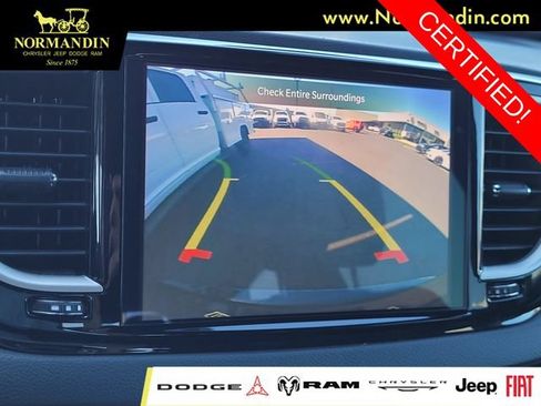 Certified 2025 Chrysler Pacifica Select FWD image 10
