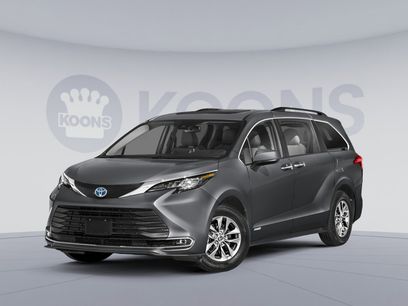 New 2025 Toyota Sienna XLE