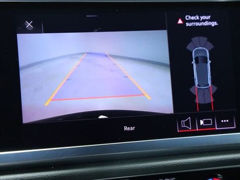 Used 2019 Audi Q3 2.0T Premium Plus image 18