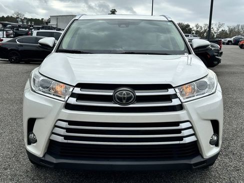 Used 2018 Toyota Highlander XLE image 2
